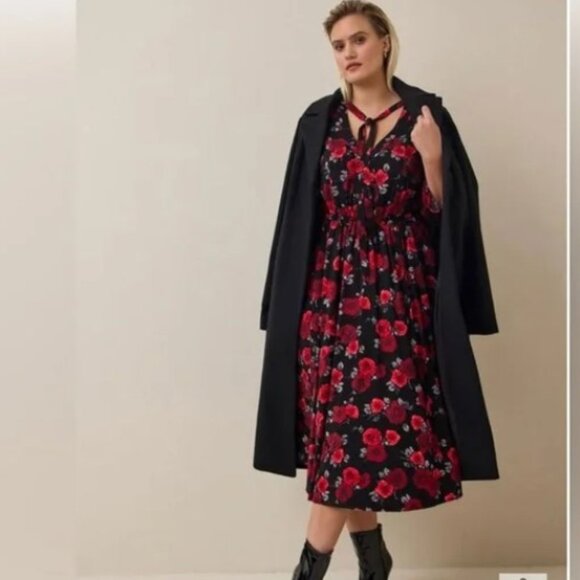 718-5 Torrid Midi Stretch Challis Tie Neck Dress Rose Black Floral Size 2 18/20 - Picture 2 of 16